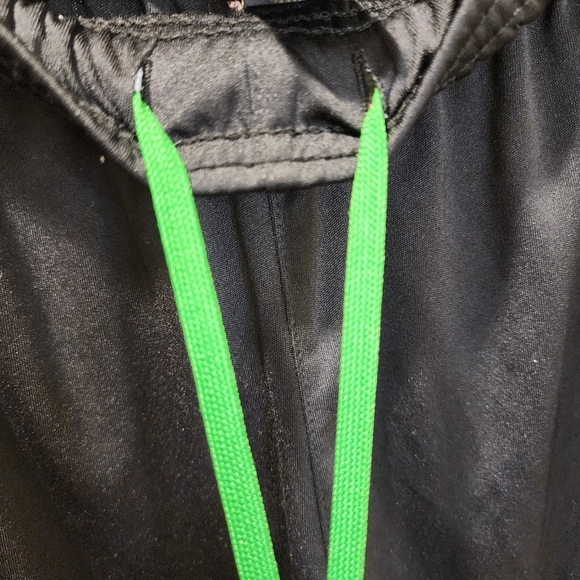XERSION Black and Green Mens Athletic Short Size XL - Picture 6 of 11